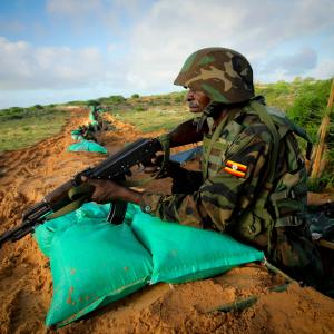 Crédit photo : soldat ougandais servant au sein de l'AMISOM, la mission de l'Union africaine en Somalie (UN Photo/Stuart Price)